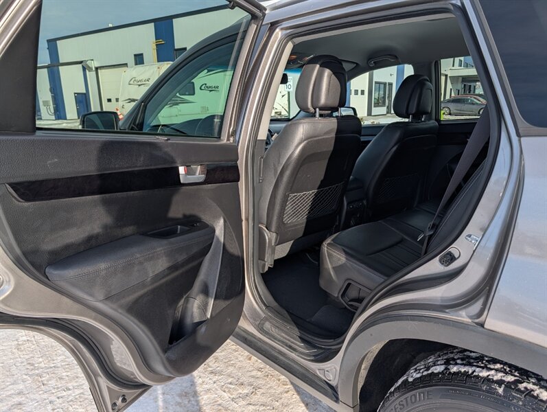 2015 Kia Sorento EX - Photo 11 - Calgary, AB T2B 2Y9