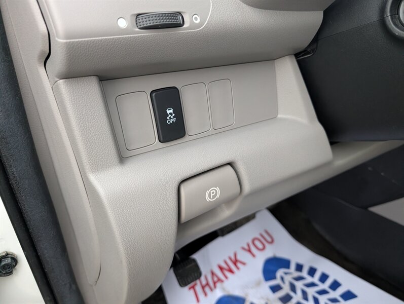 2013 Honda Pilot LX - Photo 18 - Calgary, AB T2B 2Y9