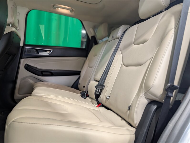 2020 Ford Edge Titanium - Photo 15 - Calgary, AB T2B 2Y9