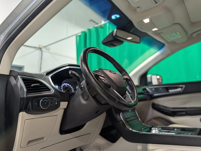 2020 Ford Edge Titanium - Photo 7 - Calgary, AB T2B 2Y9