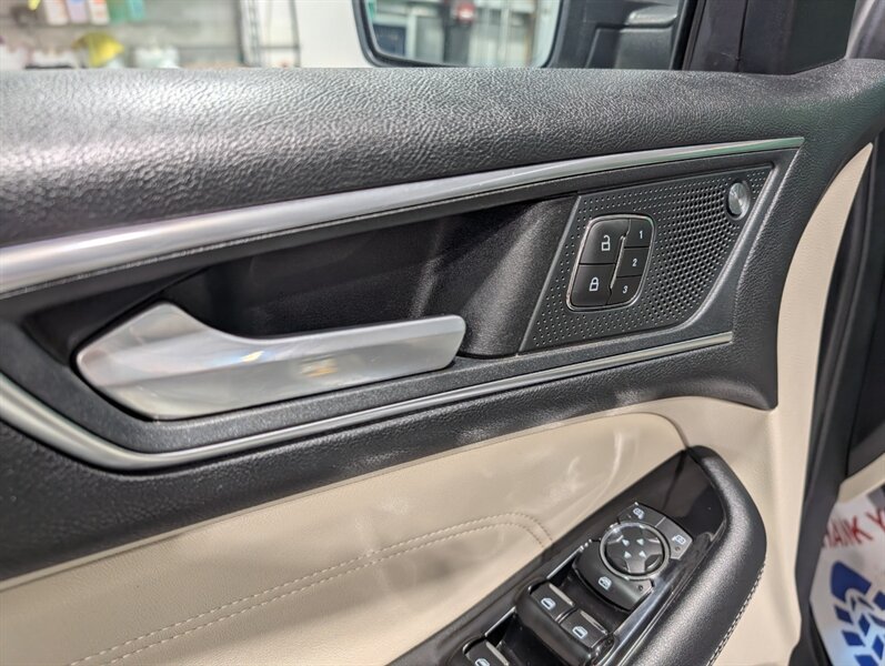 2020 Ford Edge Titanium - Photo 13 - Calgary, AB T2B 2Y9