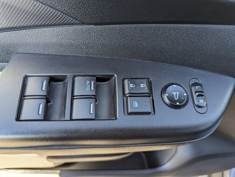 2015 Honda CR-V SE - Photo 9 - Calgary, AB T2B 2Y9