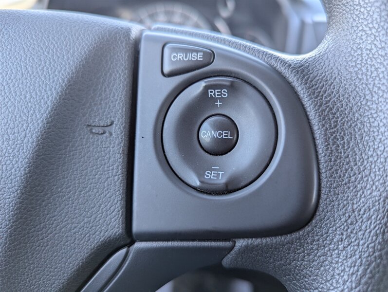 2015 Honda CR-V SE - Photo 16 - Calgary, AB T2B 2Y9