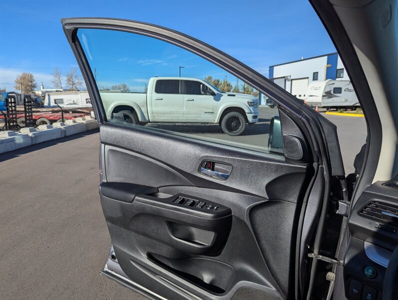 2015 Honda CR-V SE - Photo 13 - Calgary, AB T2B 2Y9