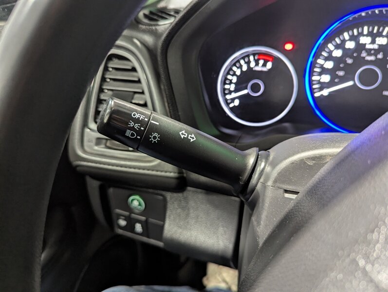 2017 Honda HR-V LX - Photo 17 - Calgary, AB T2B 2Y9