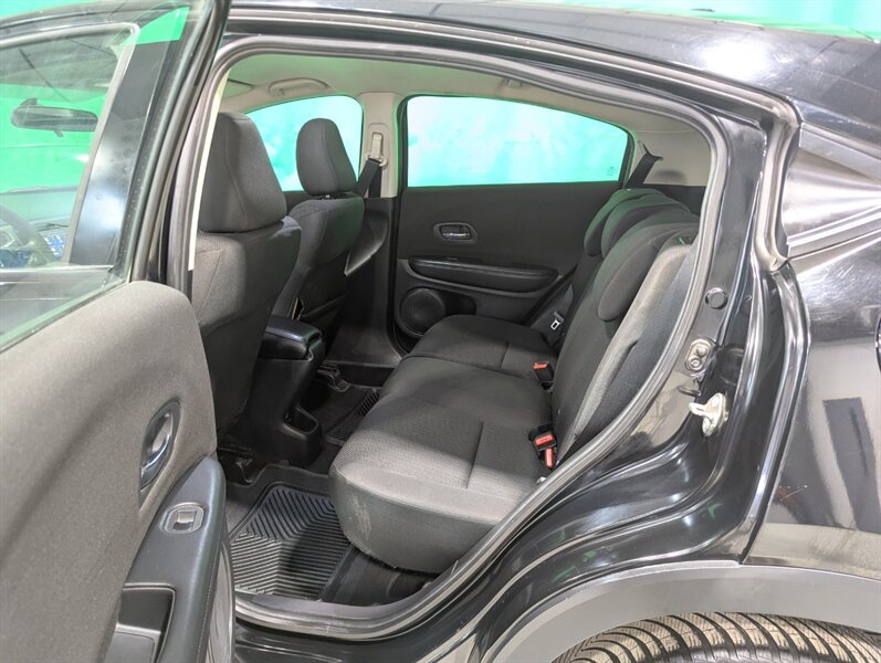 2017 Honda HR-V LX - Photo 28 - Calgary, AB T2B 2Y9