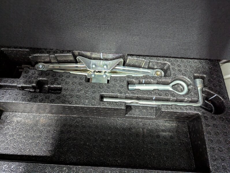 2017 Honda HR-V LX - Photo 33 - Calgary, AB T2B 2Y9