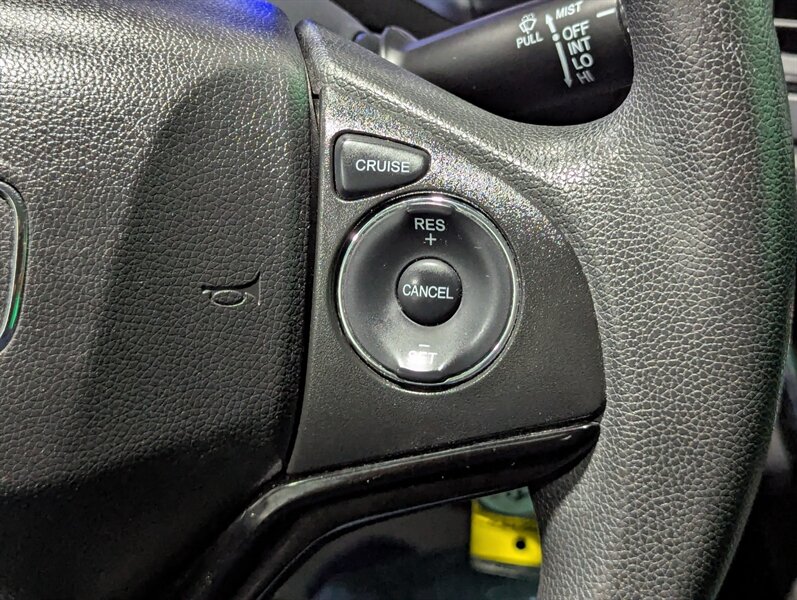 2017 Honda HR-V LX - Photo 16 - Calgary, AB T2B 2Y9