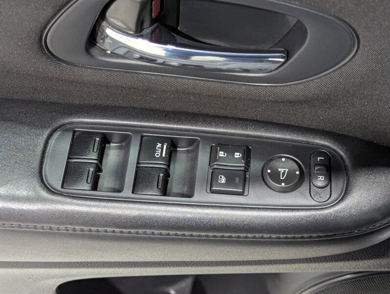 2017 Honda HR-V LX - Photo 9 - Calgary, AB T2B 2Y9