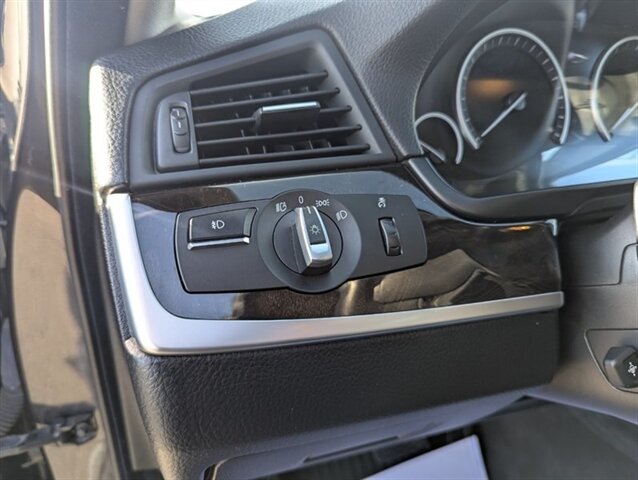 2013 BMW 5 Series 528i xDrive - Photo 12 - Calgary, AB T2B 2Y9