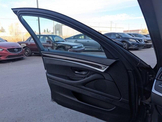 2013 BMW 5 Series 528i xDrive - Photo 15 - Calgary, AB T2B 2Y9