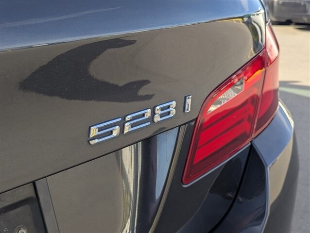2013 BMW 5 Series 528i xDrive - Photo 42 - Calgary, AB T2B 2Y9