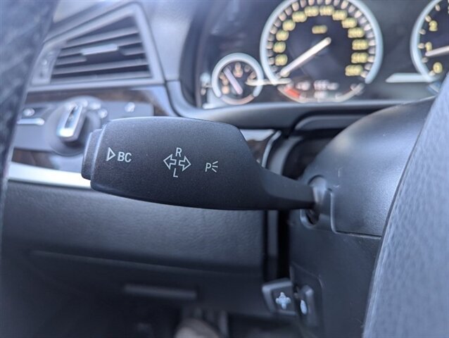 2013 BMW 5 Series 528i xDrive - Photo 20 - Calgary, AB T2B 2Y9