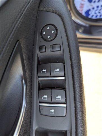 2013 BMW 5 Series 528i xDrive - Photo 10 - Calgary, AB T2B 2Y9