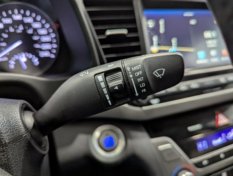 2018 Hyundai ELANTRA Limited - Photo 19 - Calgary, AB T2B 2Y9