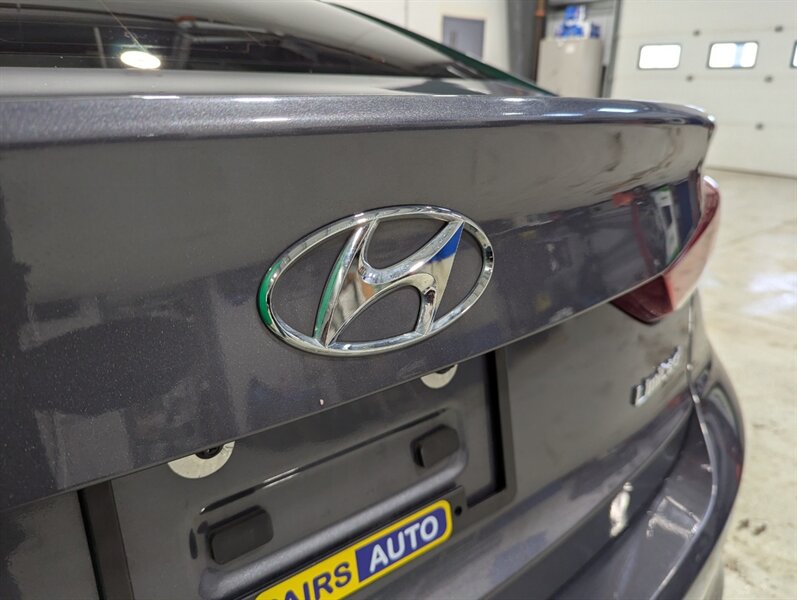 2018 Hyundai ELANTRA Limited - Photo 38 - Calgary, AB T2B 2Y9