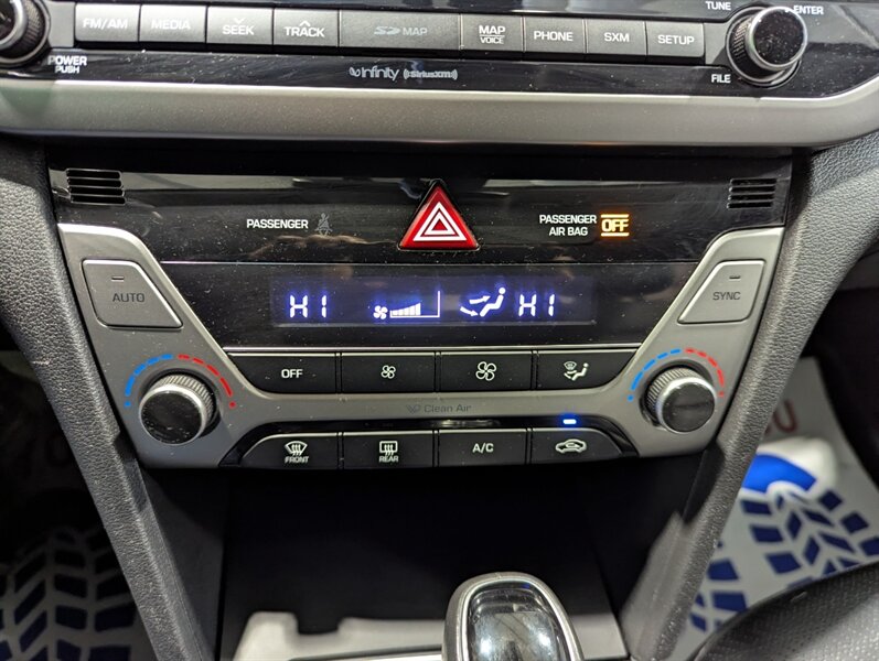 2018 Hyundai ELANTRA Limited - Photo 22 - Calgary, AB T2B 2Y9