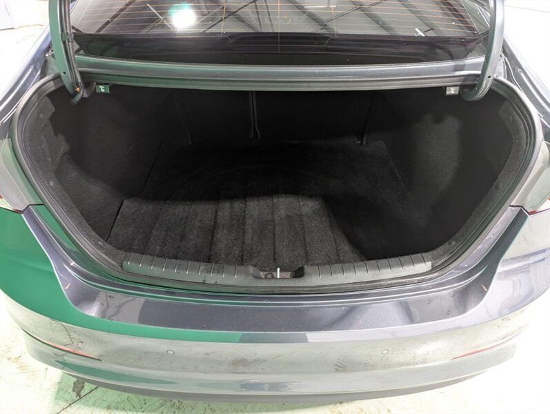 2018 Hyundai ELANTRA Limited - Photo 35 - Calgary, AB T2B 2Y9