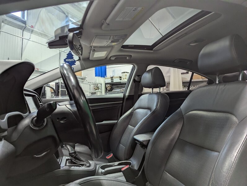 2018 Hyundai ELANTRA Limited - Photo 13 - Calgary, AB T2B 2Y9