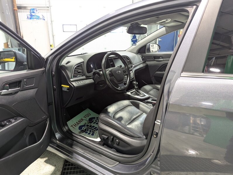 2018 Hyundai ELANTRA Limited - Photo 7 - Calgary, AB T2B 2Y9
