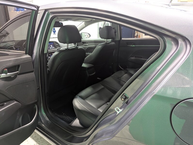 2018 Hyundai ELANTRA Limited - Photo 27 - Calgary, AB T2B 2Y9