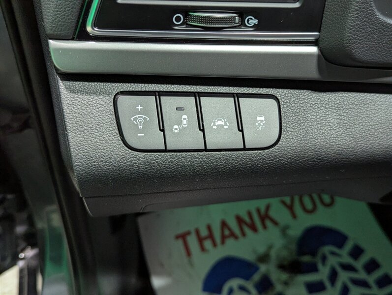 2018 Hyundai ELANTRA Limited - Photo 10 - Calgary, AB T2B 2Y9