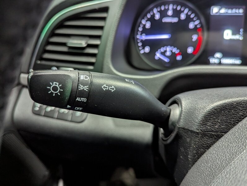 2018 Hyundai ELANTRA Limited - Photo 18 - Calgary, AB T2B 2Y9