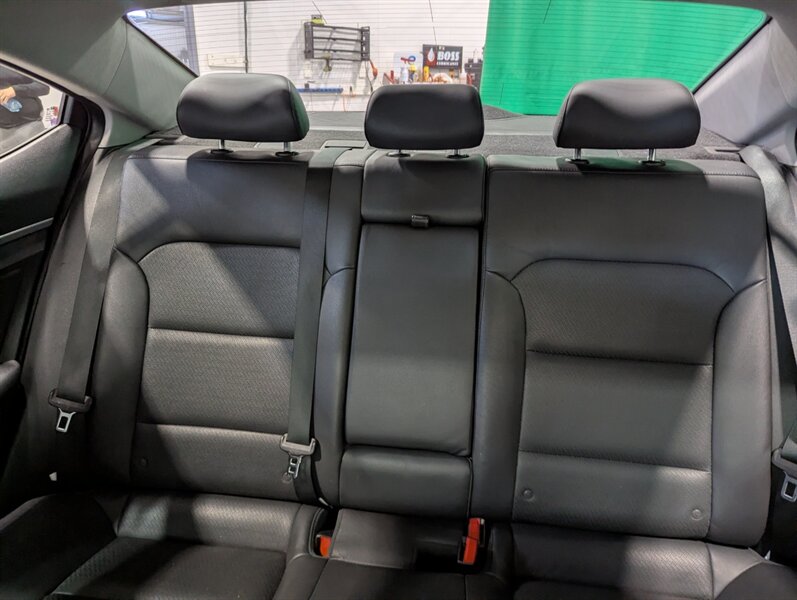 2018 Hyundai ELANTRA Limited - Photo 26 - Calgary, AB T2B 2Y9