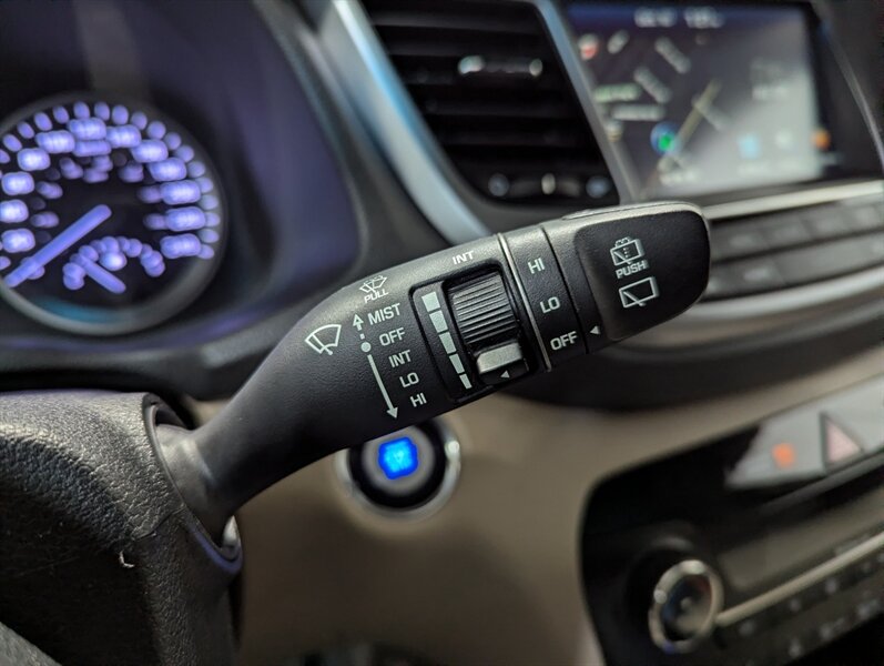 2016 Hyundai TUCSON Sport - Photo 19 - Calgary, AB T2B 2Y9