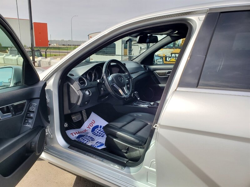 2014 Mercedes-Benz C 300 Luxury 4MATIC - Photo 7 - Calgary, AB T2B 2Y9