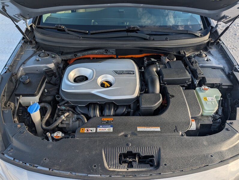2016 Hyundai SONATA Hybrid Limited - Photo 44 - Calgary, AB T2B 2Y9