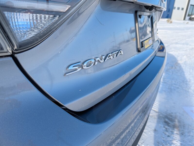 2016 Hyundai SONATA Hybrid Limited - Photo 38 - Calgary, AB T2B 2Y9