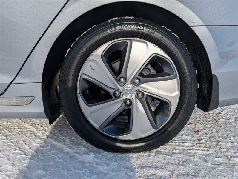 2016 Hyundai SONATA Hybrid Limited - Photo 41 - Calgary, AB T2B 2Y9