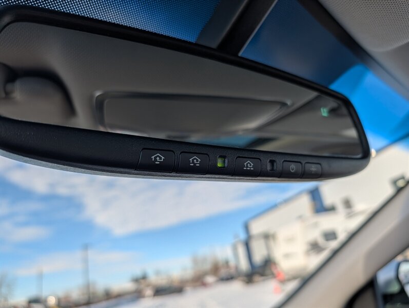 2016 Hyundai SONATA Hybrid Limited - Photo 33 - Calgary, AB T2B 2Y9