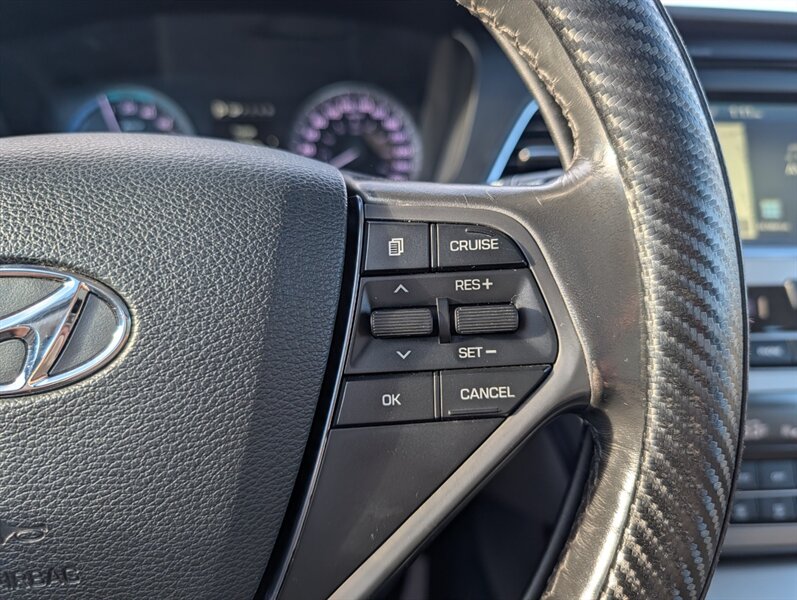 2016 Hyundai SONATA Hybrid Limited - Photo 24 - Calgary, AB T2B 2Y9