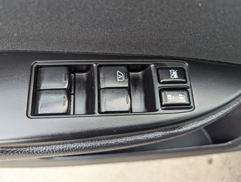 2011 Subaru Outback 2.5i Premium   - Photo 9 - Calgary, AB T2B 2Y9