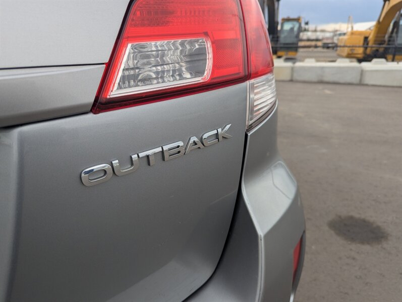 2011 Subaru Outback 2.5i Premium   - Photo 39 - Calgary, AB T2B 2Y9