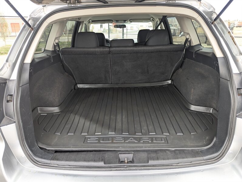 2011 Subaru Outback 2.5i Premium   - Photo 33 - Calgary, AB T2B 2Y9