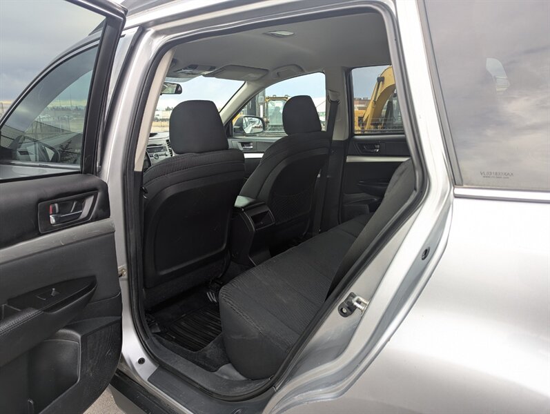 2011 Subaru Outback 2.5i Premium   - Photo 27 - Calgary, AB T2B 2Y9