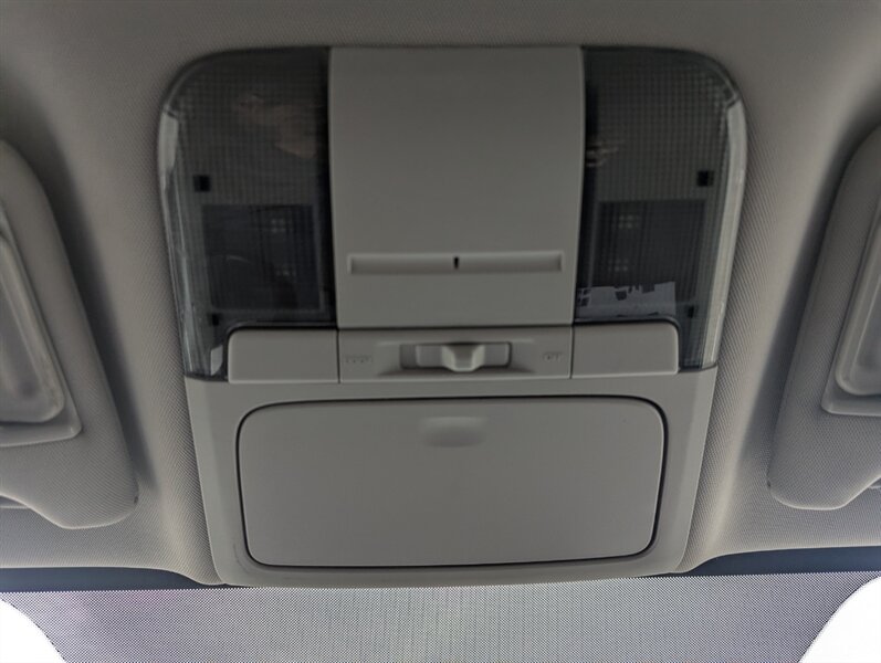 2011 Subaru Outback 2.5i Premium   - Photo 25 - Calgary, AB T2B 2Y9