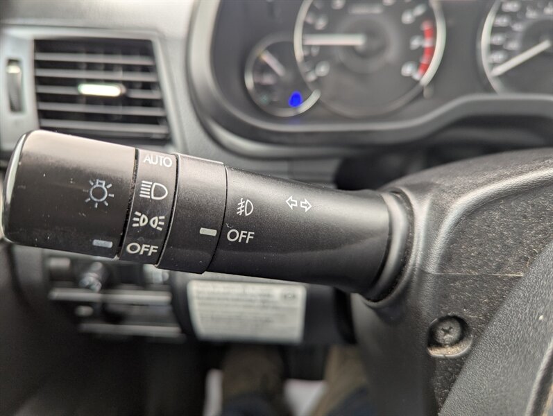 2011 Subaru Outback 2.5i Premium   - Photo 18 - Calgary, AB T2B 2Y9