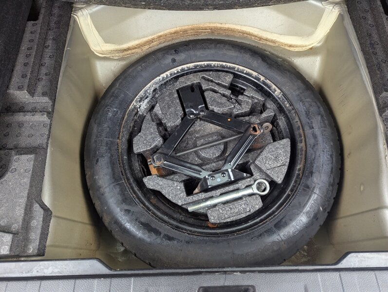 2011 Subaru Outback 2.5i Premium   - Photo 35 - Calgary, AB T2B 2Y9