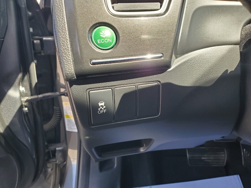 2013 Honda Civic EX - Photo 18 - Calgary, AB T2B 2Y9