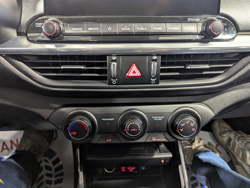 2021 Kia Forte EX   - Photo 23 - Calgary, AB T2B 2Y9