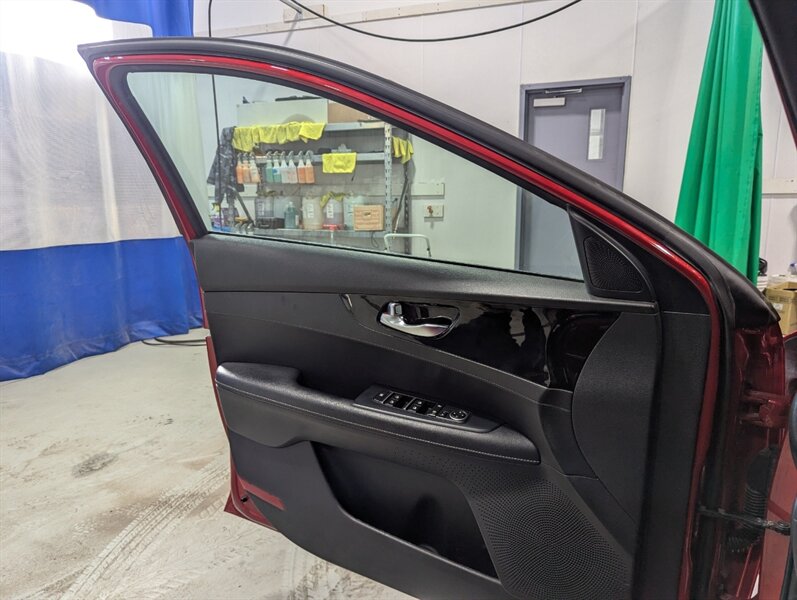 2021 Kia Forte EX   - Photo 15 - Calgary, AB T2B 2Y9