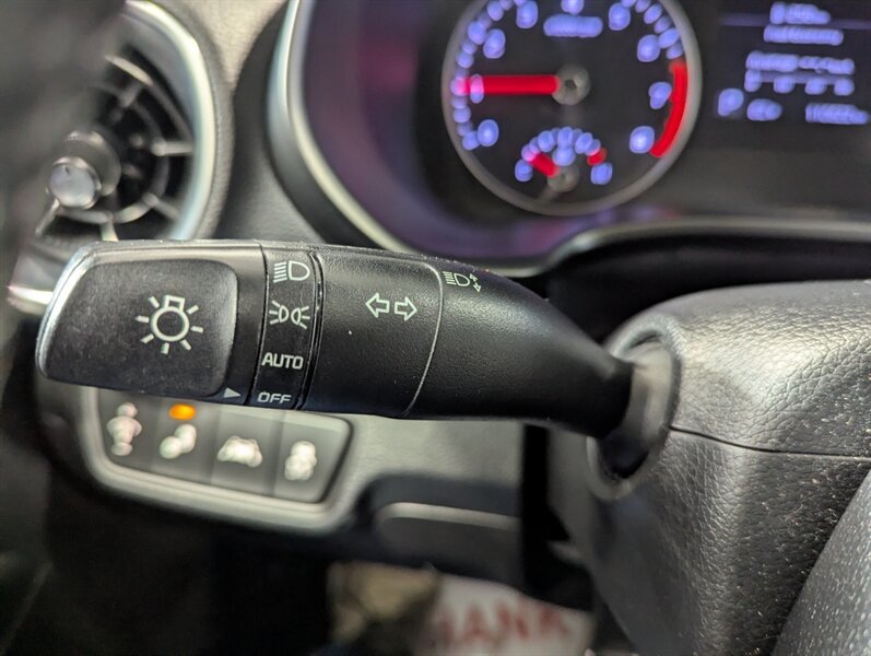 2021 Kia Forte EX   - Photo 19 - Calgary, AB T2B 2Y9