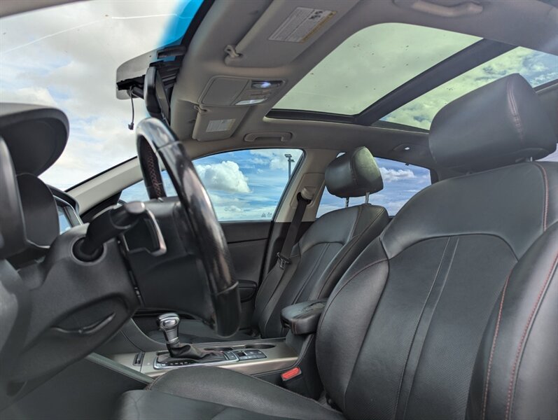 2016 Kia Optima SX Turbo - Photo 15 - Calgary, AB T2B 2Y9