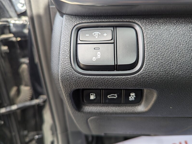 2016 Kia Optima SX Turbo - Photo 13 - Calgary, AB T2B 2Y9