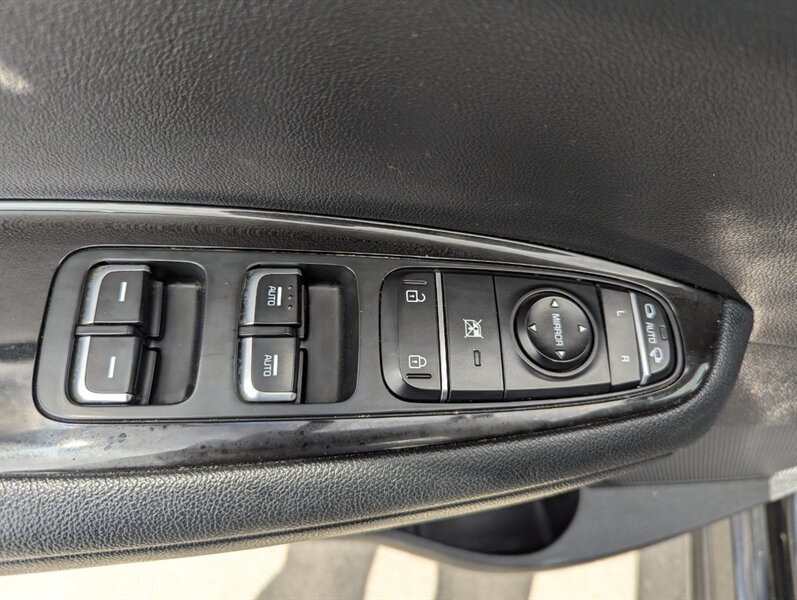 2016 Kia Optima SX Turbo - Photo 10 - Calgary, AB T2B 2Y9
