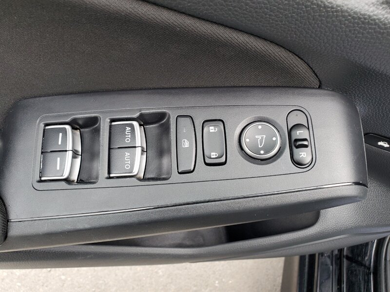 2023 Honda Civic Sport - Photo 9 - Calgary, AB T2B 2Y9